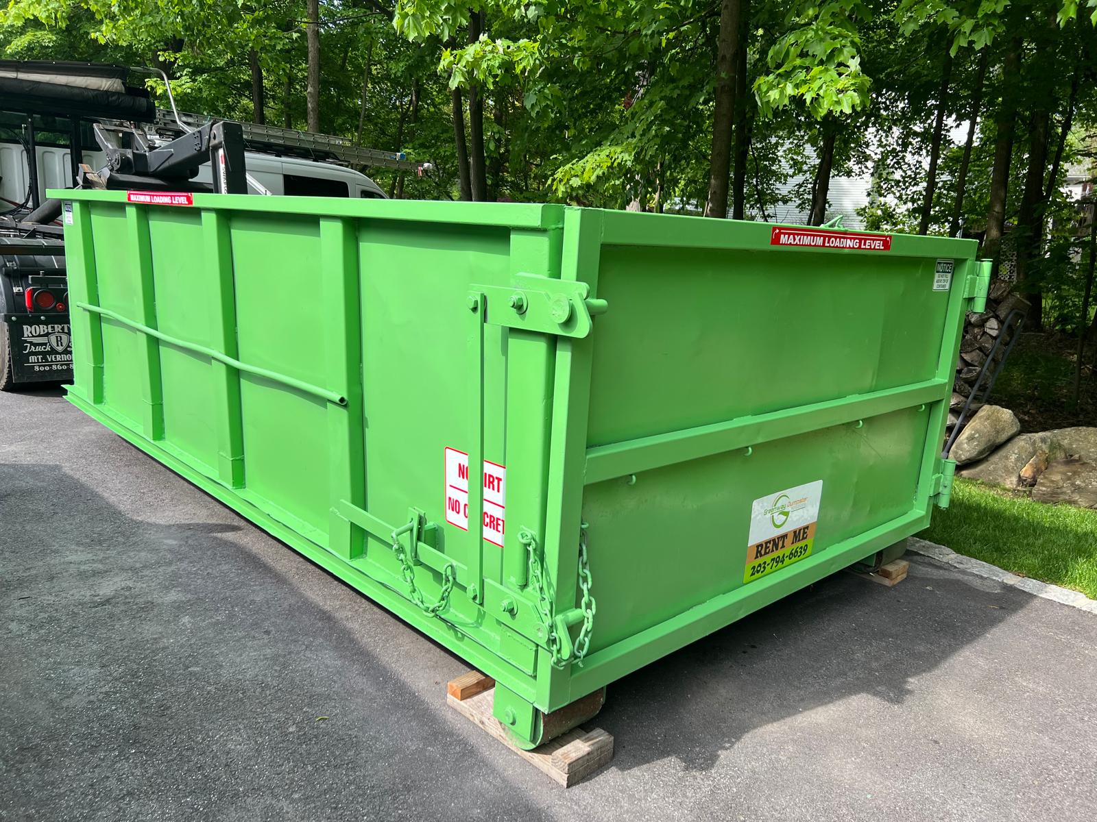 Clean 15-yard dumpster top view